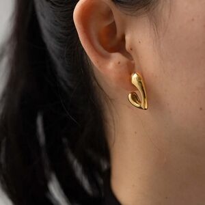 Gold Heart U-Shaped Earrings